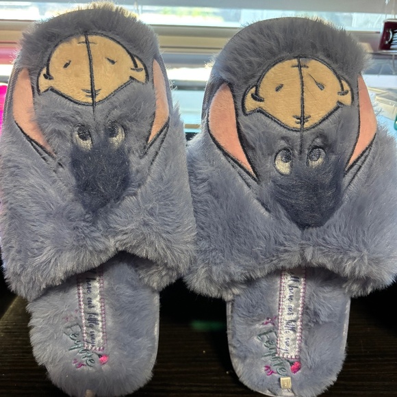 Eeyore house slippers size 9/10 - Picture 1 of 3